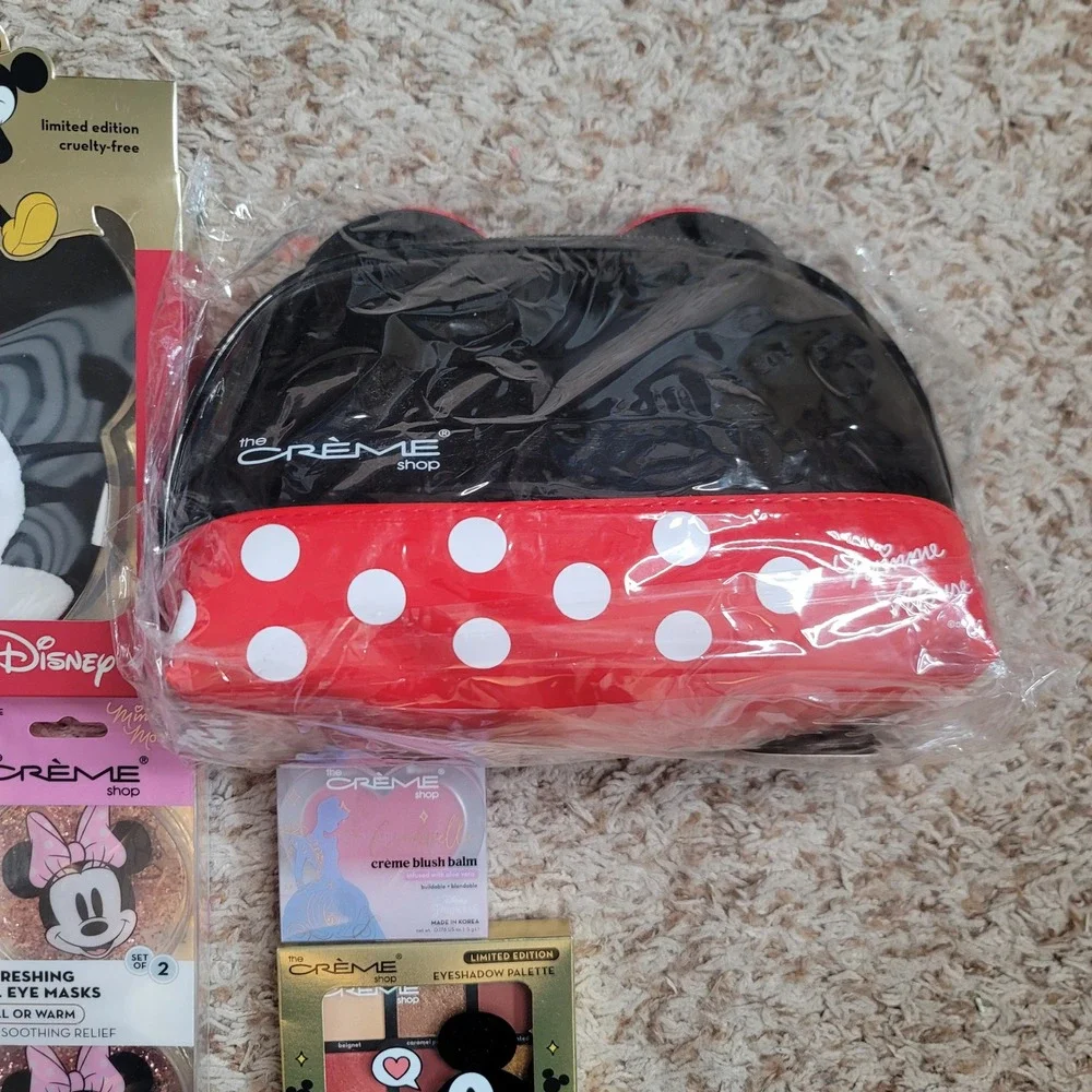 The Crème Shop Disney Beauty Set Womens Red Mickey Minnie Makeup Skincare Bundle